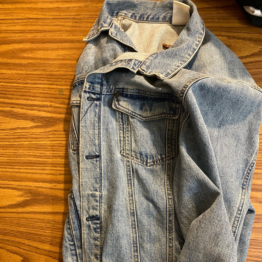Jean jacket - Picture 1 of 1
